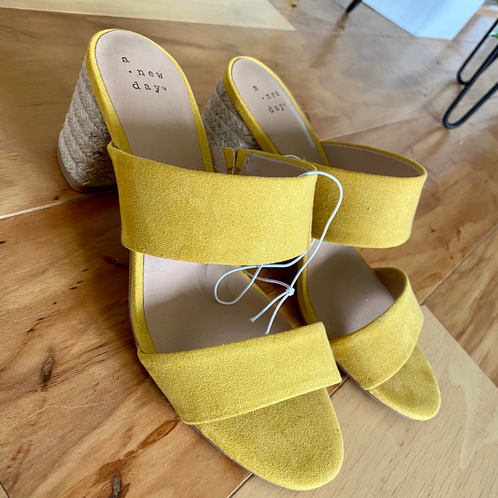 A New Day Size 7 Sandals